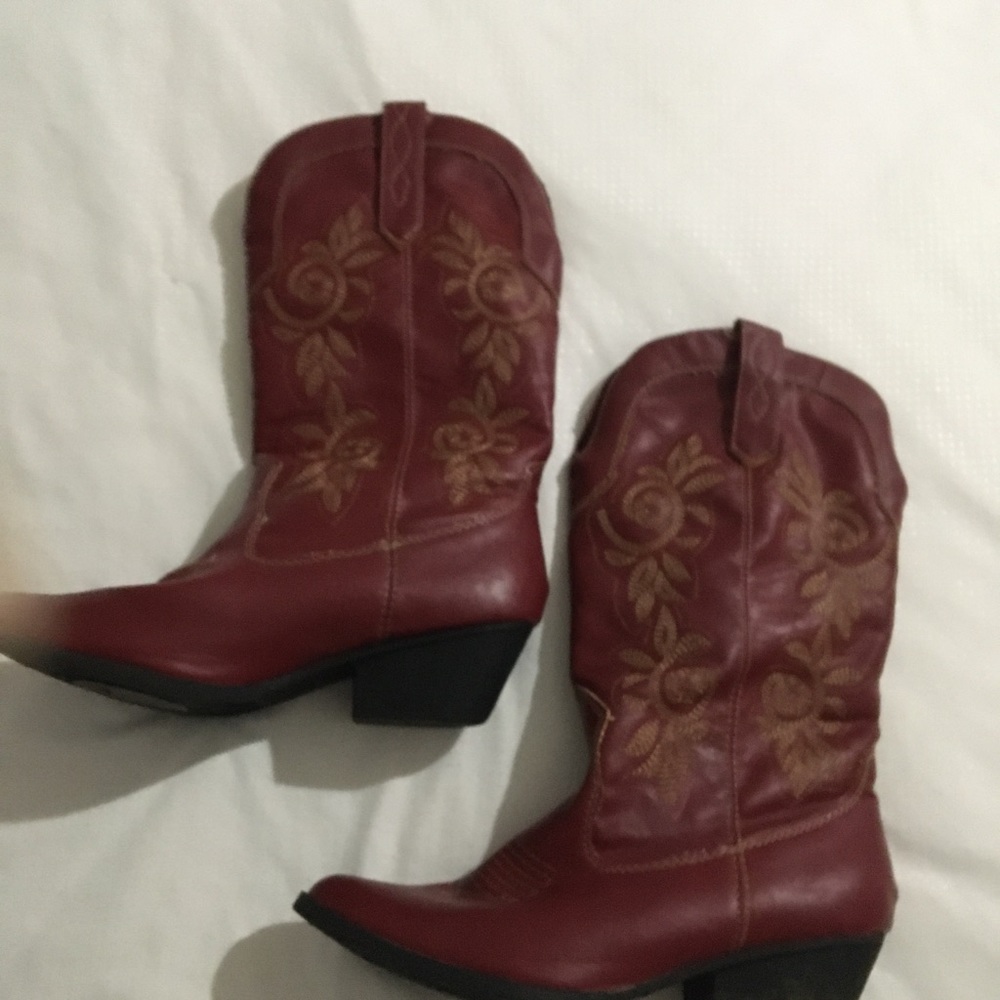 Women’s cowgirl boots